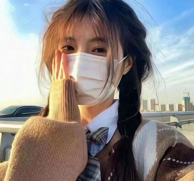 泳池里的女人